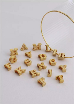 pingente letter