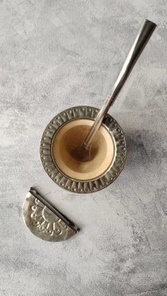 Imagen de MATE IMPERIAL Y TAPA ANTI VIENTO DE ALPACA SINCELADA ,DE CALABAZA Y CUERO +BOMBILLA PICO DE LORO DE ACERO INOXIDABLE+BLEND DE YERBA DE REGALO !