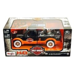 Ford F-350 Super Duty 1999 + Harley Knucklehead na internet