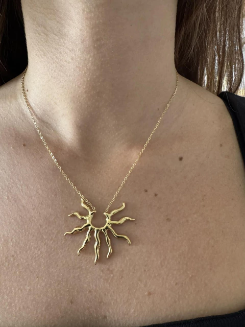 Collar Febo acero gold