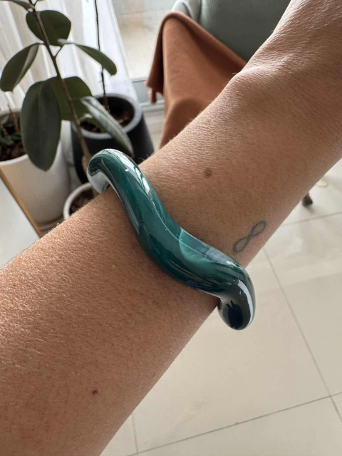 Brazalete de resina verde