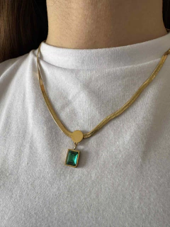 Gargantilla con dije verde acero gold - comprar online