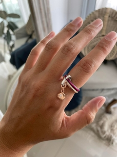 Anillo doble con fucsia y dije rose