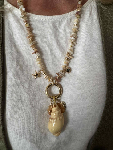 Collar con caracol - buy online