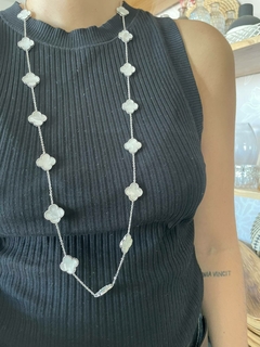 Collar con treboles nacar