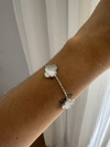 Pulsera tres treboles grandes blancos