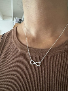 Collar infinito en pave