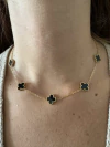 Collar cinco treboles negros chicos acero gold