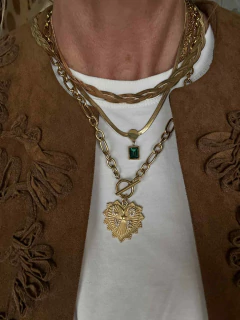 Gargantilla con dije verde acero gold en internet