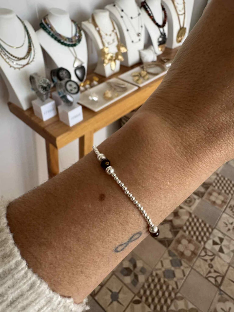 Pulsera elastica con bolitas intercaladas ojo de tigre