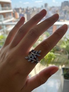 Anillo Hojas Pave