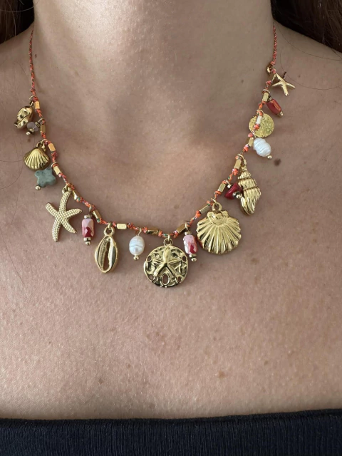 Collar Nivia acero gold