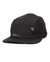 Boné preto da marca LRG com logo em verde, destacando design moderno e respirável.