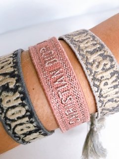 Bracelete de tecido JADIOR Rosa de brilho - comprar online
