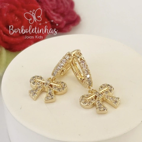 Brinco Argola Infantil Lacinho de Zircônia Banhado a Ouro Hipoalergênica