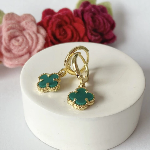 Brinco Argolinha Infantil de Trevo Banhado a Ouro 18k