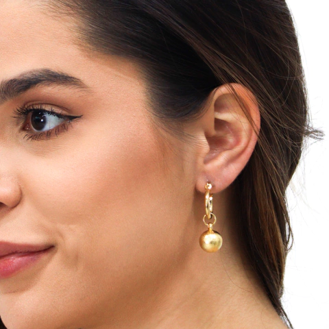 Brinco Argola Pingente Esfera banhado a ouro 18K