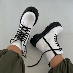 BORCEGO ROMA WHITE en internet
