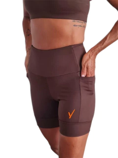 Imagem do Short Classic 6 Bolsos | Tecido de Compressão Emana Café