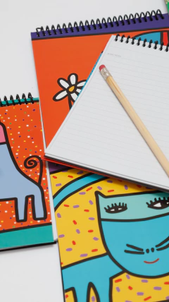 Libretas "LUNA" POR MILO LOCKETT - Boutique Grafica