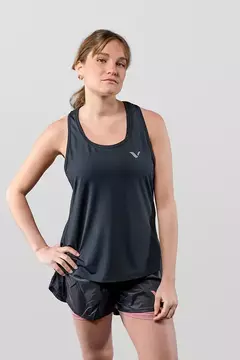 MUSCULOSA TRAINING COURTNEY REVES NEGRA - comprar online