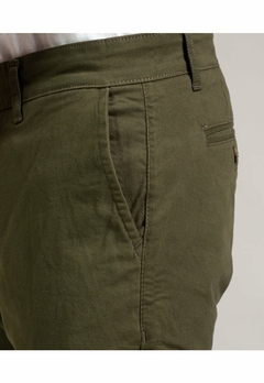 PANTALON CHINO CANTERBURY COLOR VERDE en internet