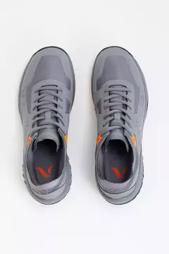 Imagen de ZAPATILLAS/BOTINES/TARTANERAS PARA HOCKEY REVES HYDRA GRIS