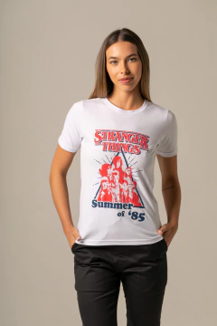 T-Shirt Feminina Summer of 85 na internet