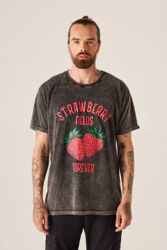 T-shirt Masculina Estonada Strawberry Fields - comprar online