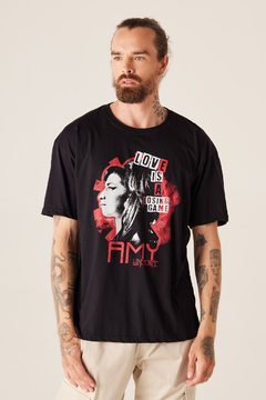 T-shirt Masculina Amy Love Is