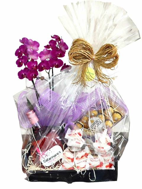 Cesta com Vinho e Chocolate Mini Orquidea - comprar online