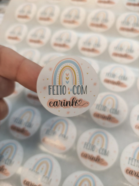 Adesivo Redondo 4cm - PRONTA ENTREGA - "FEITO COM CARINHO" - modelo 12