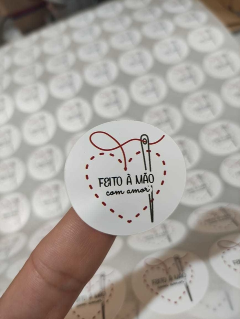Adesivo Redondo 4cm - PRONTA ENTREGA - "FEITO A MÃO COM AMOR" - modelo 04