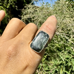 Anillo regulable de Serafinita en plata 925