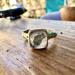 Anillo regulable de Cuarzo Cristal con inclusiones de Pirita en plata 925 - comprar online