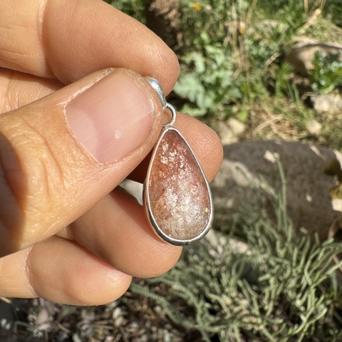 Dije con piedra del sol en Plata 925