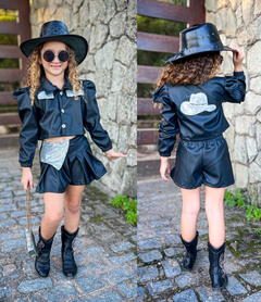 Conjunto Boiadeira Ana Castela Blazer + Shorts saia - comprar online