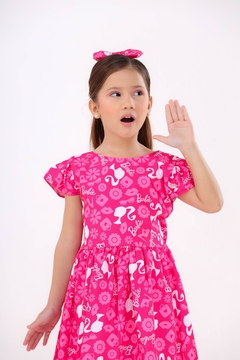 Vestido + laço de cabelo Barbie na internet