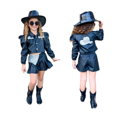 Conjunto Boiadeira Ana Castela Blazer + Shorts saia