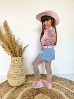 Conjunto Rosa Boiadeira Ana Castela na internet