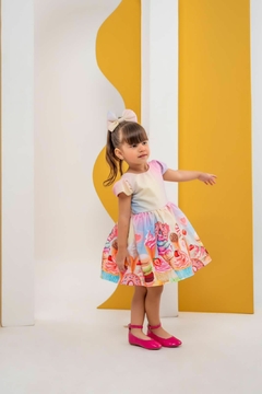 Vestido luxo + Laço de cabelo confeitaria