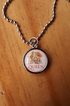 COLLAR MEDALLITA - QUEEN