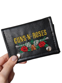 BILLETERA CON TACHAS - GUNS AND ROSES