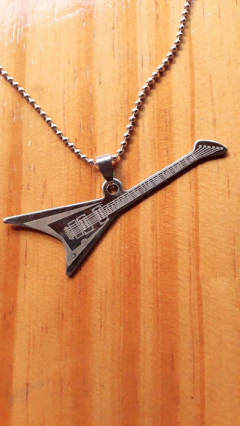 COLLAR DE ACERO - GUITARRA FLYING V