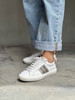 GRETA WHITE (new in) en internet