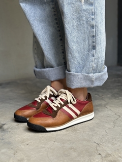 TAYLOR RETRO CHERRY (NEW IN) en internet