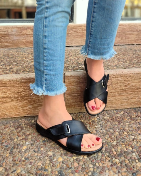 Sandalias Isabella Color Negro - Plantilla Anatómica de LATEX forrada en cuero Linea 24hs. Comodidad.(702) - comprar online