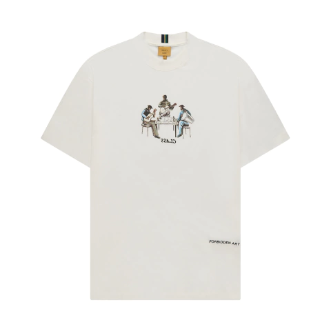 Camiseta Class Arte Proibida Off-White #3 masculina, com estampa artística centralizada e detalhes em preto.