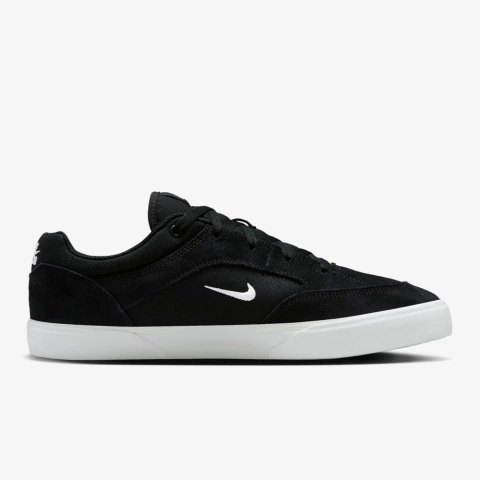 Tênis Nike SB Malor na cor preta e branca