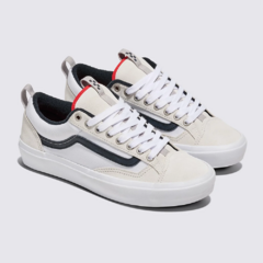 Tênis Vans Old Skool Style 36+ Antique/White em fundo branco